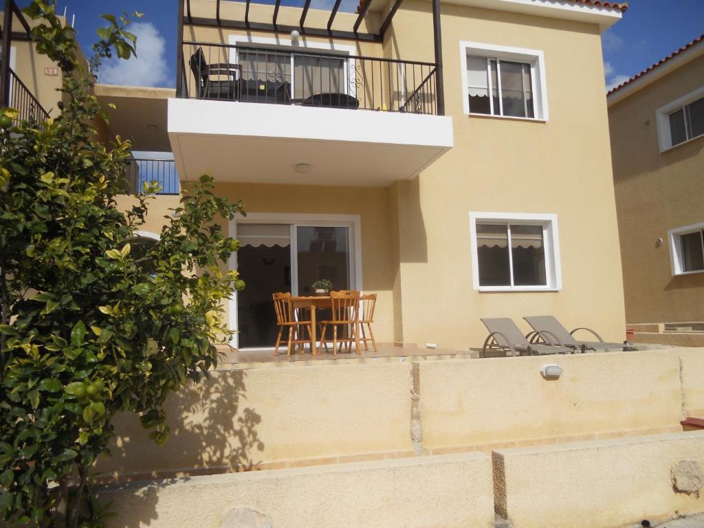 Sirena Sunrise Prestige Apartments Пафос Екстериор снимка