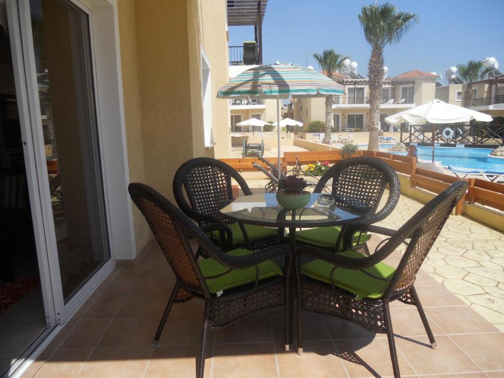Sirena Sunrise Prestige Apartments Пафос Екстериор снимка
