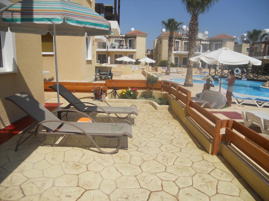 Sirena Sunrise Prestige Apartments Пафос Екстериор снимка