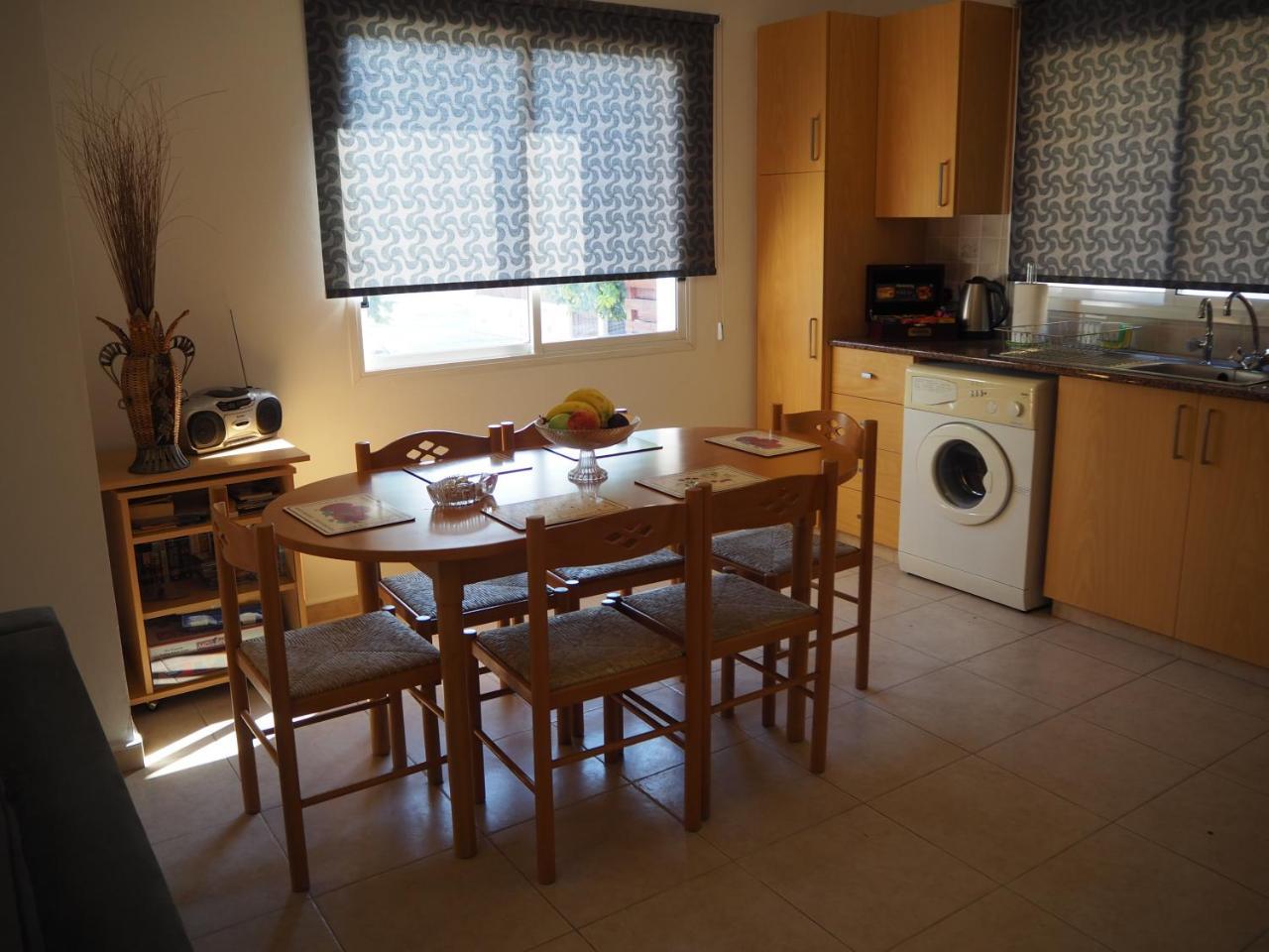 Sirena Sunrise Prestige Apartments Пафос Екстериор снимка