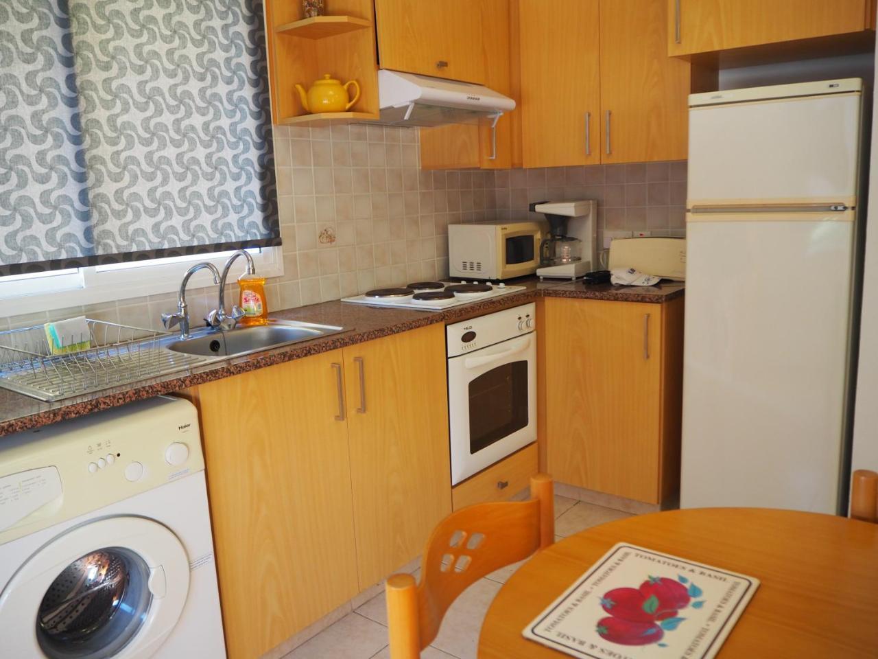 Sirena Sunrise Prestige Apartments Пафос Екстериор снимка